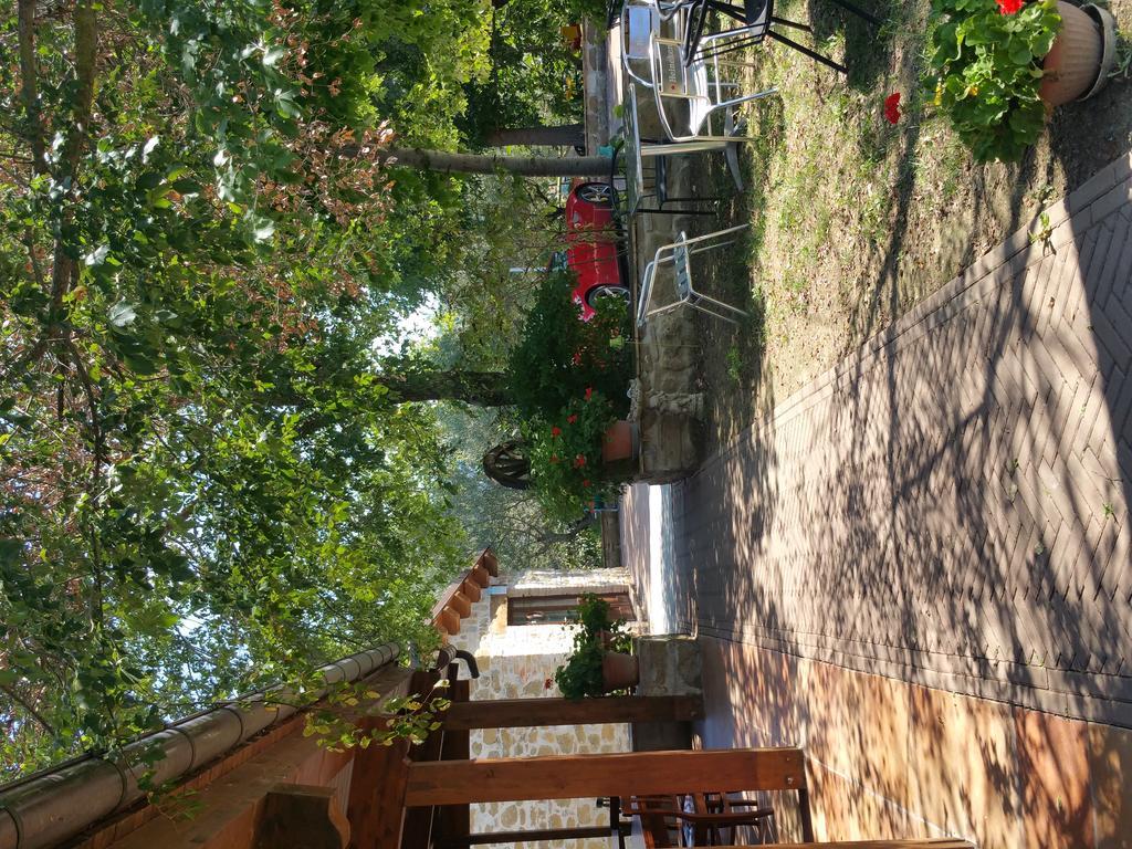 Pietra Maula Agriturismo Castelraimondo Εξωτερικό φωτογραφία